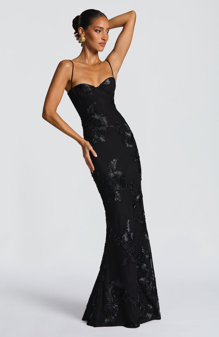 Elara - Structured elegance with exclusive details