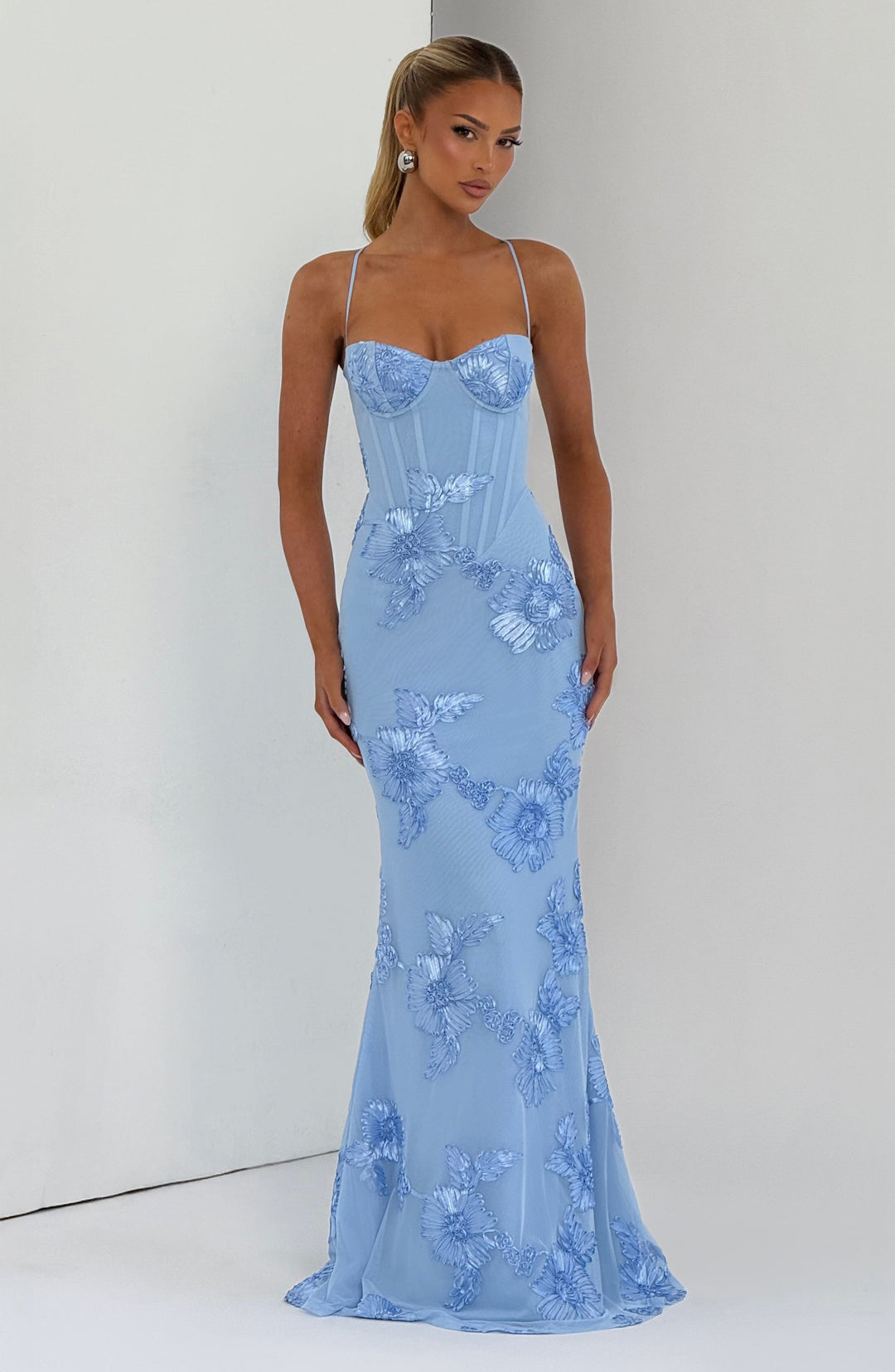 Elara - Structured elegance with exclusive details