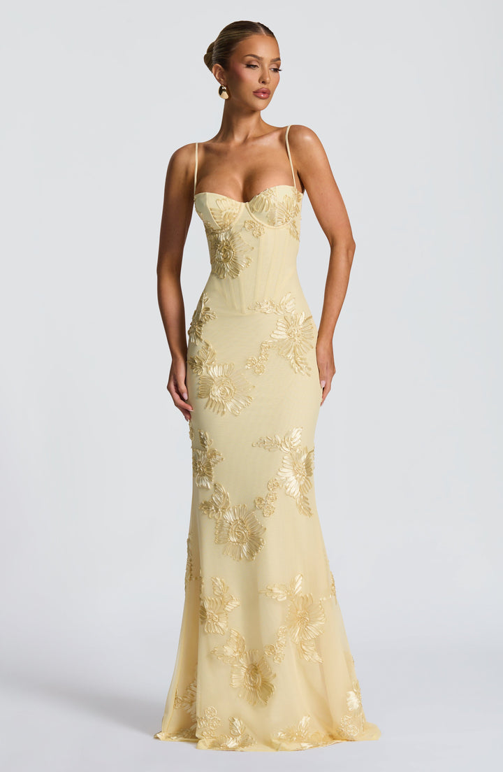 Elara - Structured elegance with exclusive details