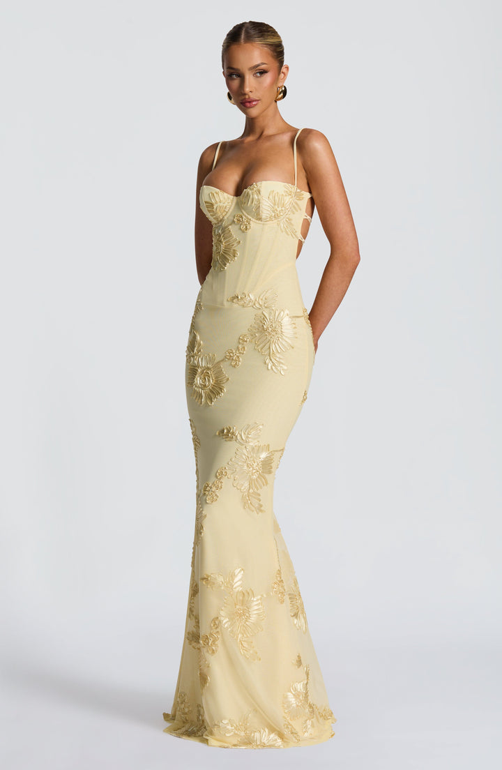 Elara - Structured elegance with exclusive details