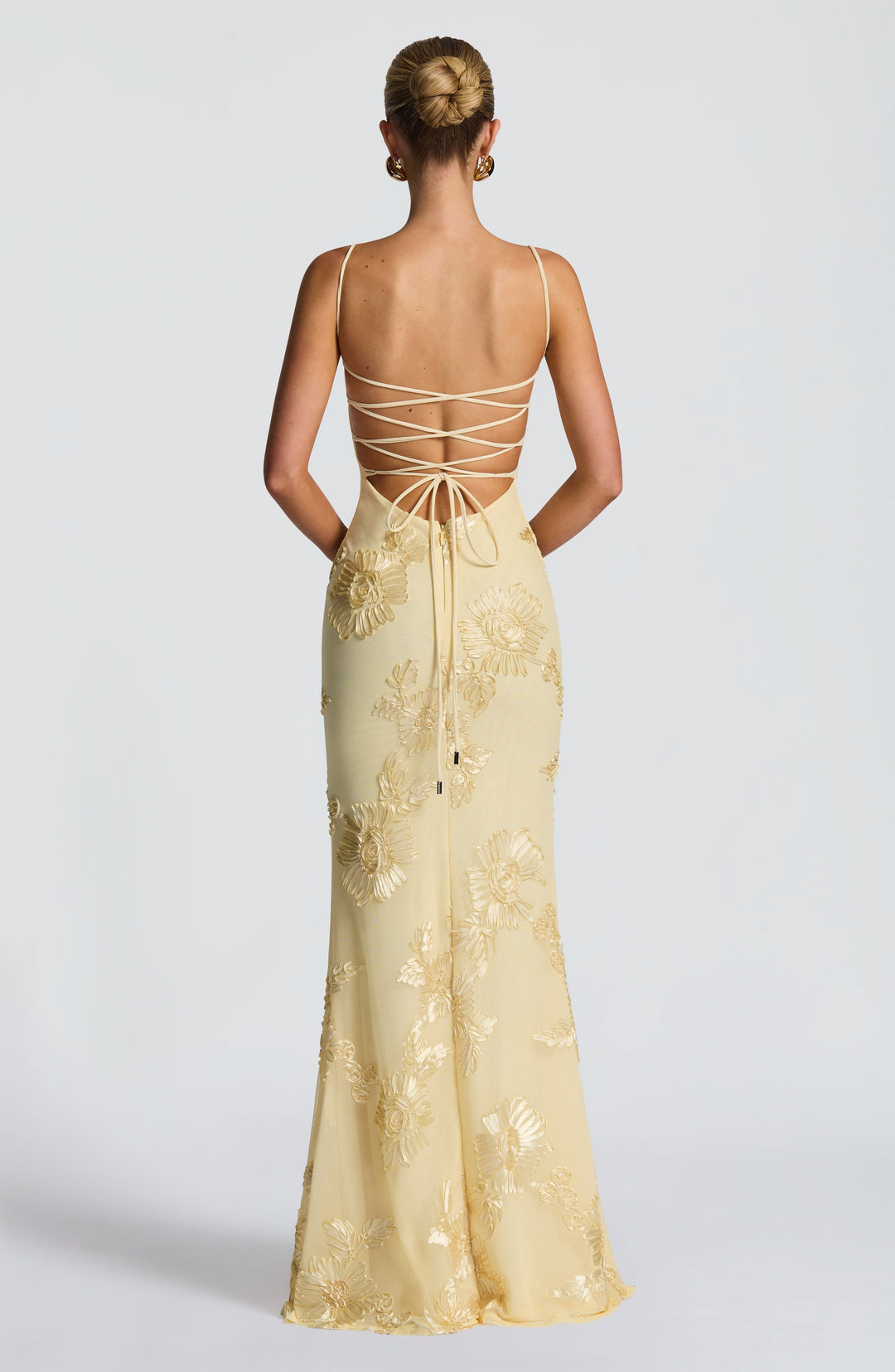 Elara - Structured elegance with exclusive details
