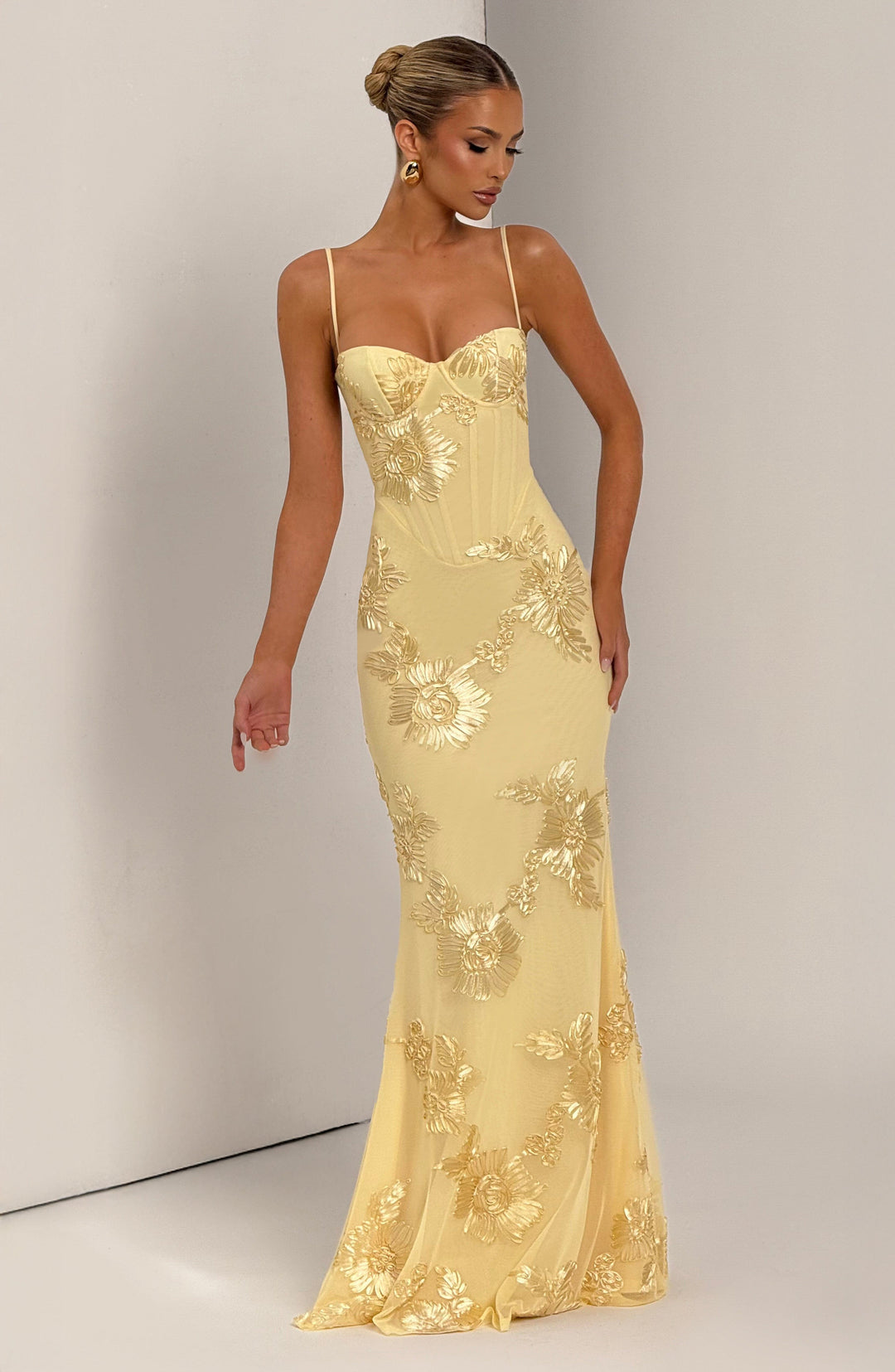 Elara - Structured elegance with exclusive details