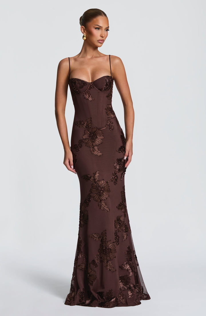 Elara - Structured elegance with exclusive details