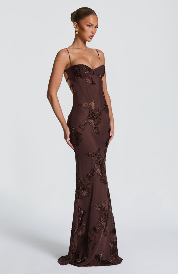 Elara - Structured elegance with exclusive details
