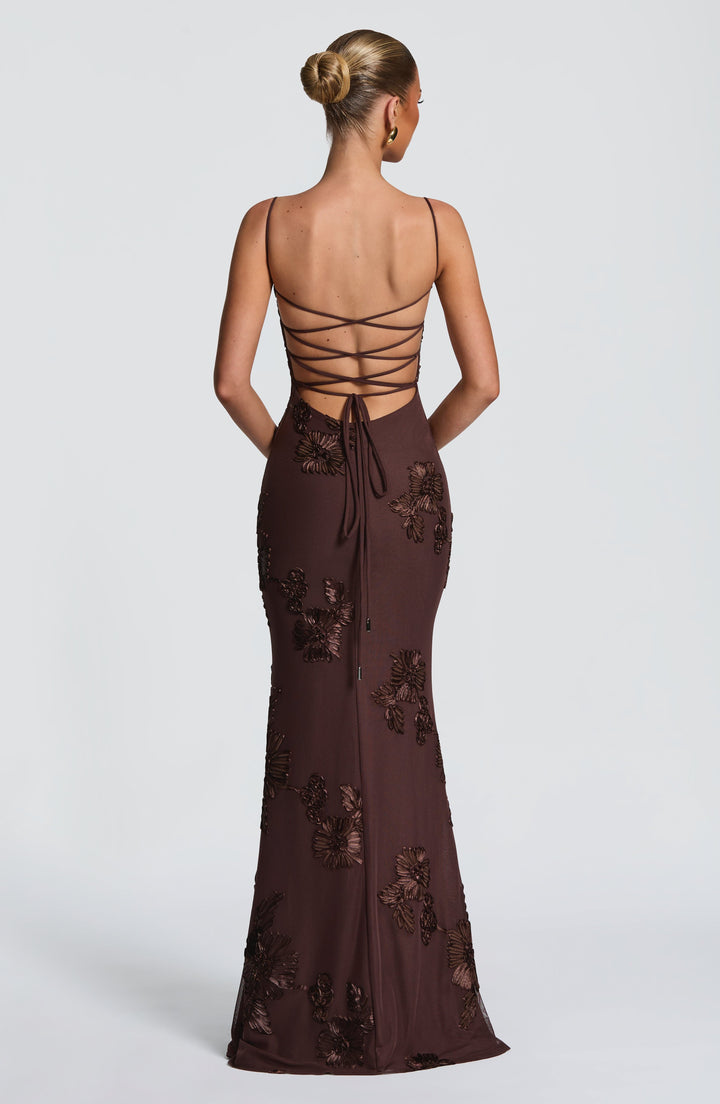 Elara - Structured elegance with exclusive details